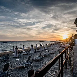 https://golfo-del-sole.it-tuscanyhotel.com